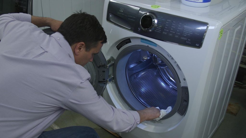 What’s the Best Way to Clean a Washing Machine?